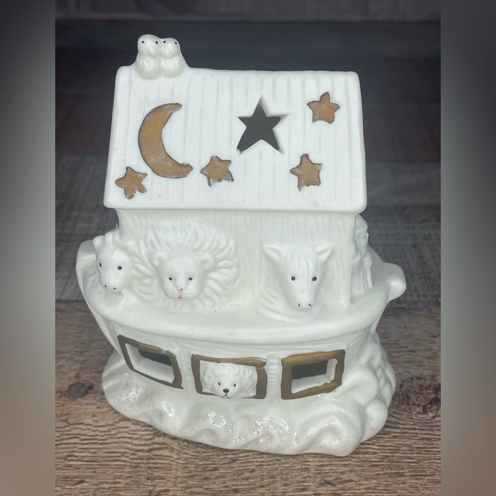 Vintage Cermic Noah’s Ark Tea Light Figurine Autom China Animals Bible